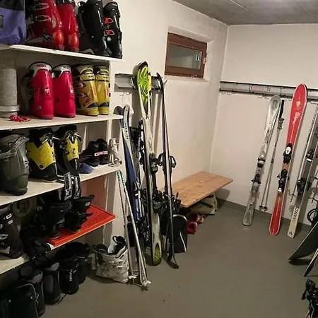 Lovely Family With Patio &fireplace &parking Laax