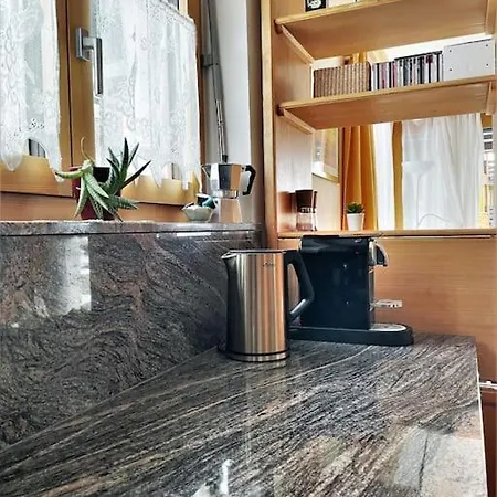 Lovely Family With Patio &fireplace &parking Лакс