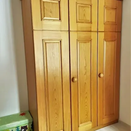 Апартаменты Lovely Family With Patio &fireplace &parking Лакс