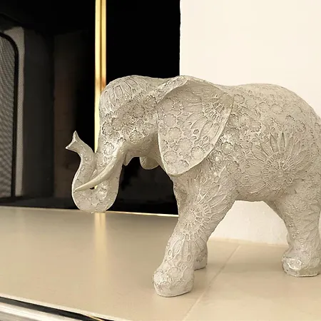 Lovely Family With Patio &fireplace &parking *