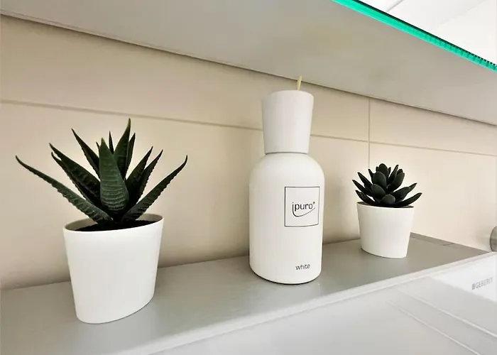 Lovely Family With Patio &fireplace &parking