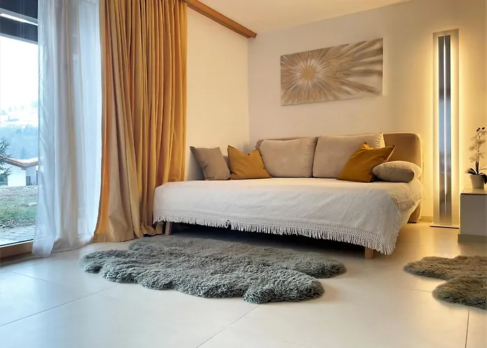 Lovely Family With Patio &fireplace &parking * Laax