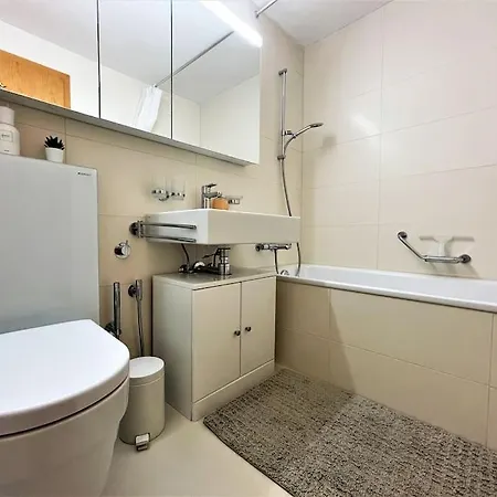 Appartement Lovely Family With Patio &fireplace &parking