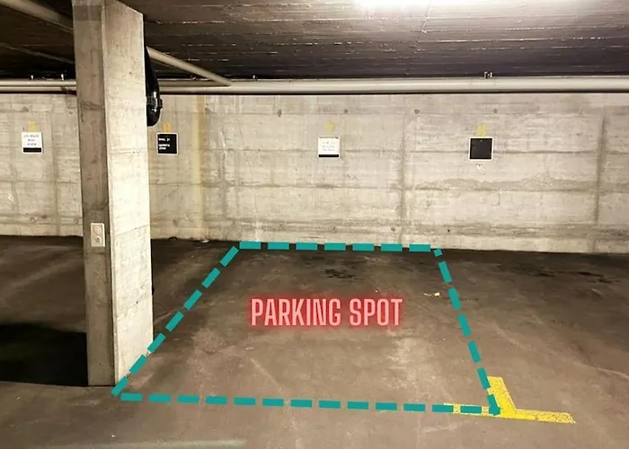 Lovely Family With Patio &fireplace &parking شقة