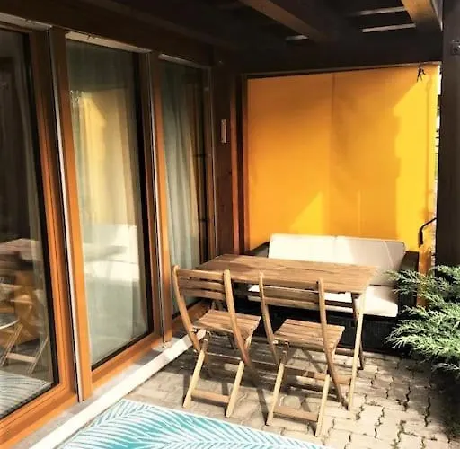 شقة Lovely Family With Patio &fireplace &parking