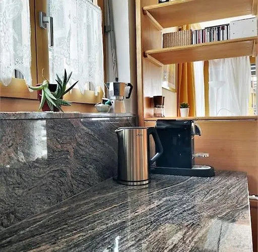 Lovely Family With Patio &fireplace &parking لاكس