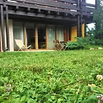 Lovely Family With Patio &fireplace &parking شقة
